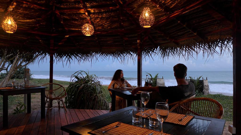 Seven Turtles Hotel Tangalle Exterior foto